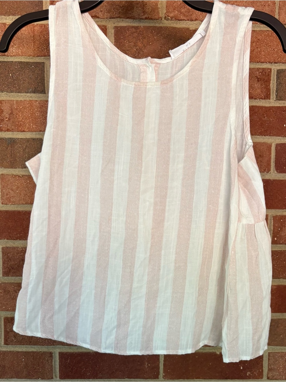 Elodie Woman’s Sleeveless Striped Top in size Small